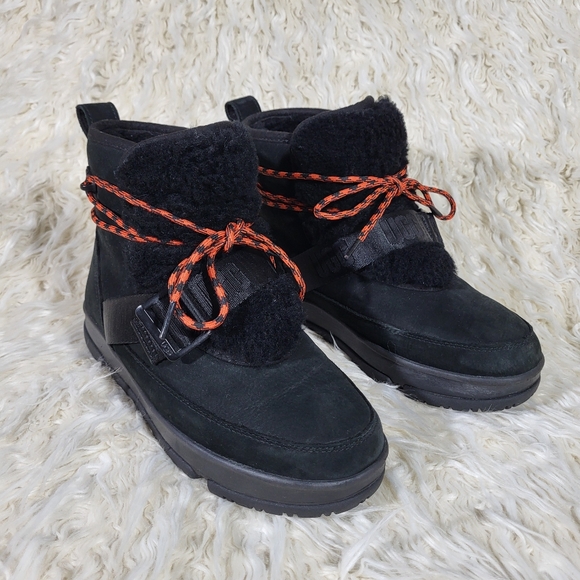 UGG Shoes - UGG Women's Classic Weather Hiker Boots Size 7